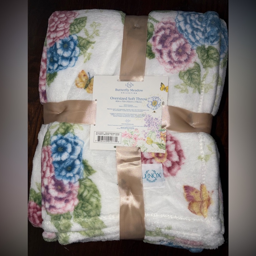 NWT Lenox Butterfly Meadow Hydrangea Throw Blanket - Picture 5 of 6